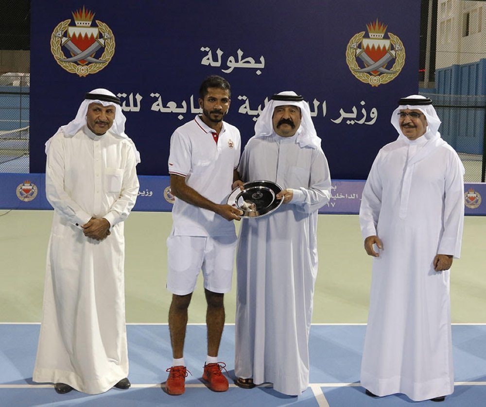 وزير الداخلية: تبني ناصر بن حمد للمبادرات شكل قفزات نوعية بالرياضة البحرينية