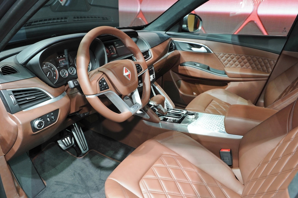 بالصور.. "بوجوارد" تدخل الخليج والعوضي موزعاً في البحرين