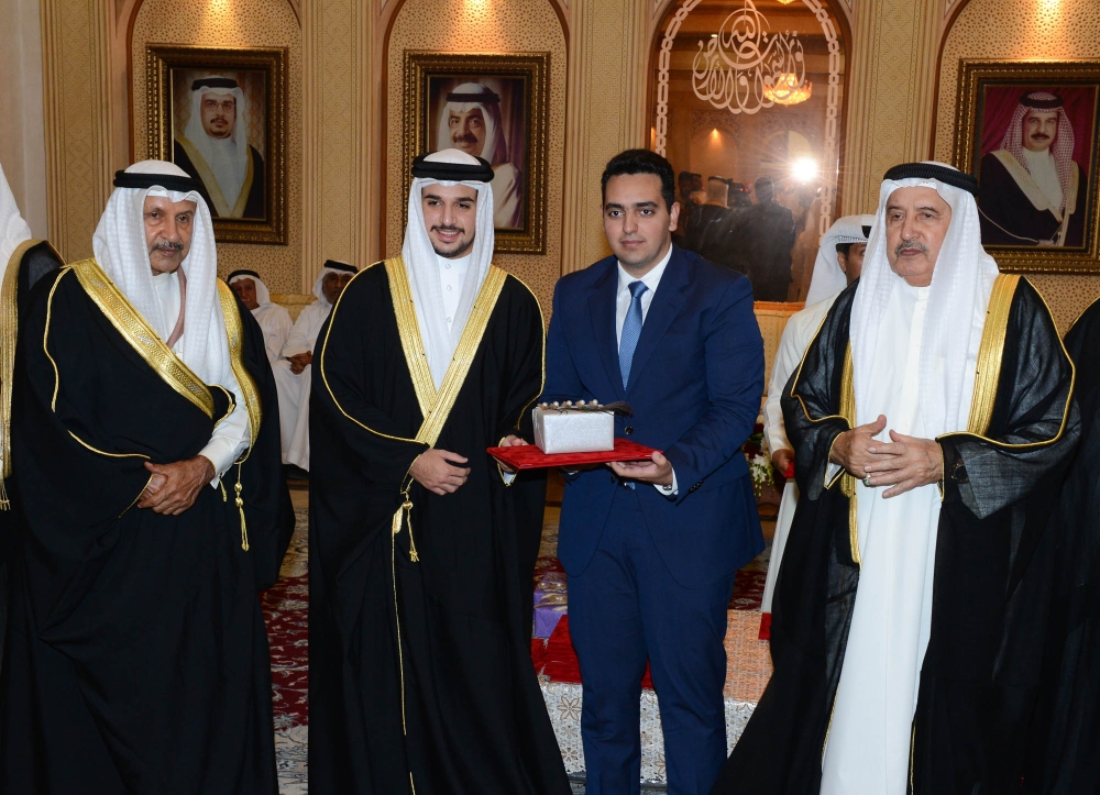 نجل عبدالله بن حمد: البحرين تفخر بأبنائها المساهمين في تحقيق الإنجازات