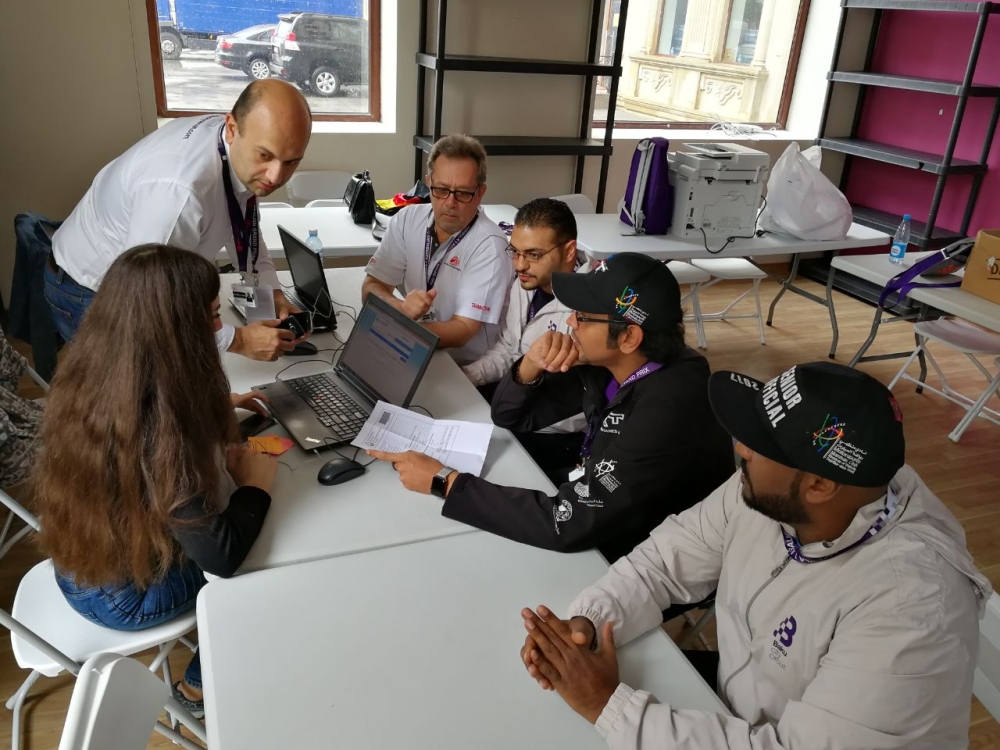 وفد اتحاد السيارات يواصل تقاطره على أذربيجان لتنظيم الـ F1