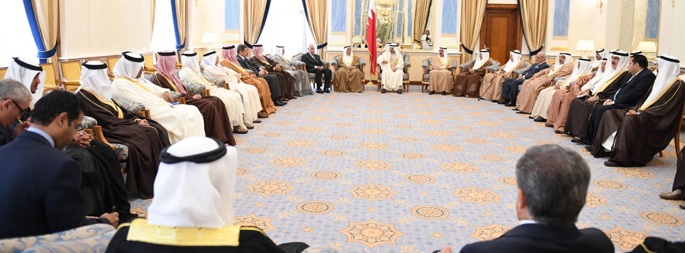 رئيس الوزراء: خادم الحرمين يقود الأمة العربية والإسلامية نحو خيرها ووحدتها