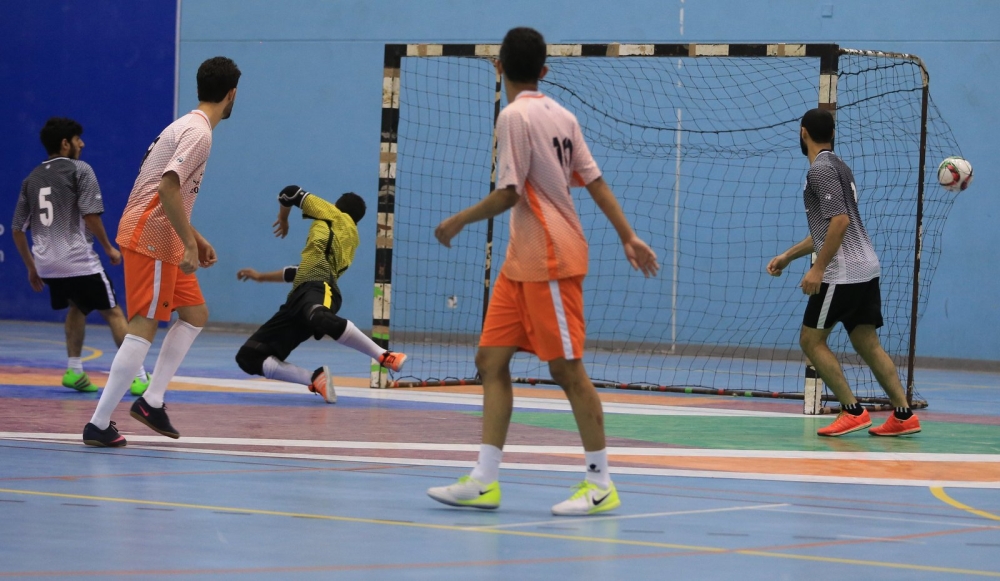 تأهل فرق ناصر بن حمد وفيصل بن حمد وسلطان بن حمد وخالد بن سلمان لقبل نهائي القدم للصالات