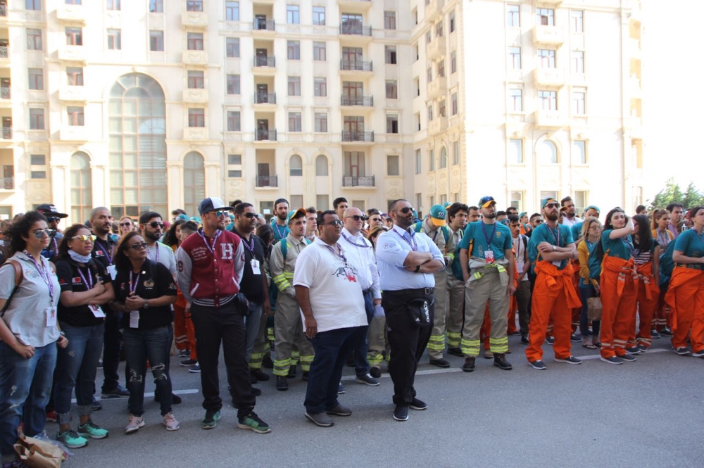 ناصر بن حمد: الشباب البحريني رفع راية الوطن بتواجده في "الفورمولا1" بأذربيجان