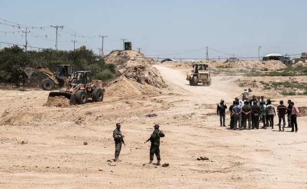 بالصور - "حماس" تقيم منطقة عازلة على حدود غزة ضمن تفاهمات مع مصر