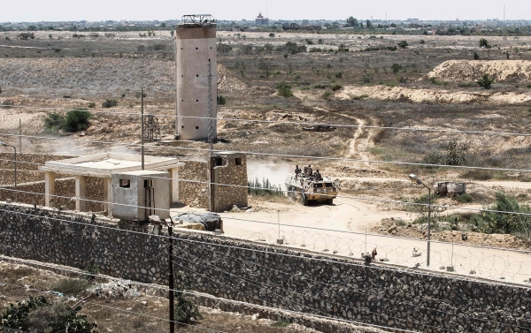 بالصور - "حماس" تقيم منطقة عازلة على حدود غزة ضمن تفاهمات مع مصر