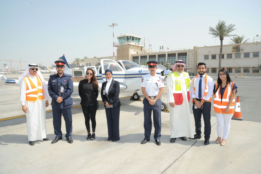 مطار البحرين يستقبل طائرة من القاهرة تحمل شعار "الأحلام تحلق عالياً"