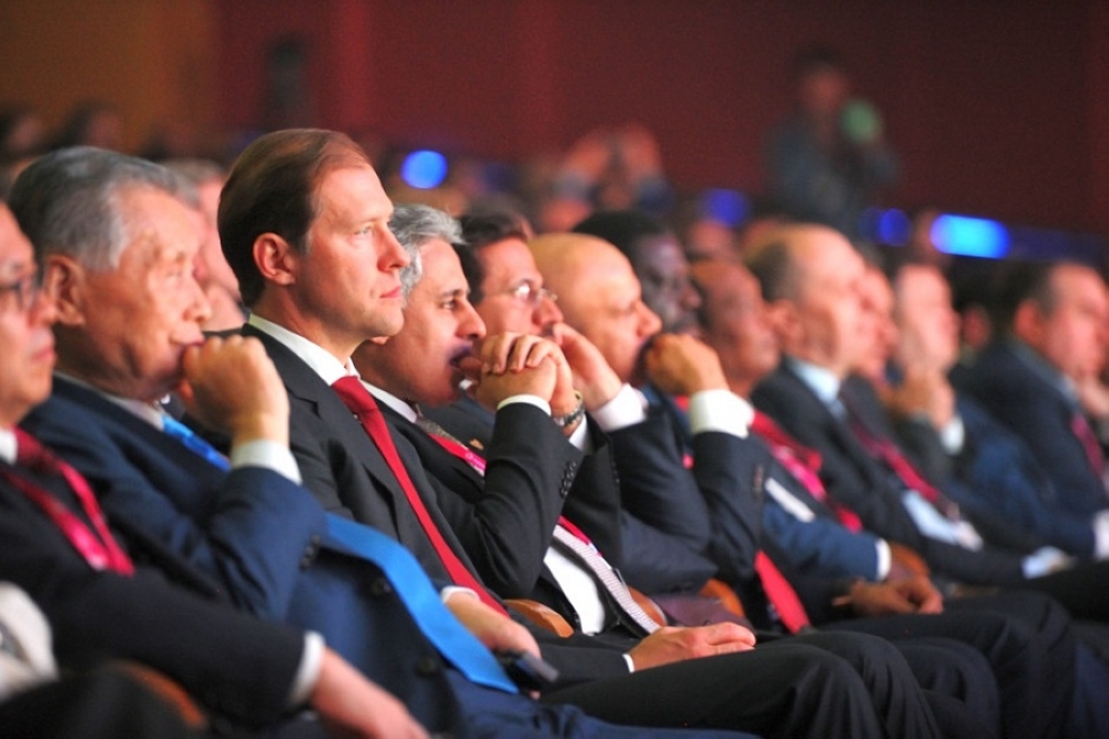 بالصور.. الزياني يشارك بافتتاح "إنوبروم" أكبر تجمع صناعي بروسيا