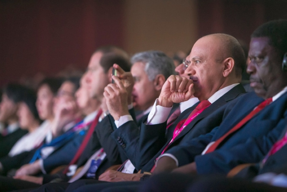 بالصور.. الزياني يشارك بافتتاح "إنوبروم" أكبر تجمع صناعي بروسيا