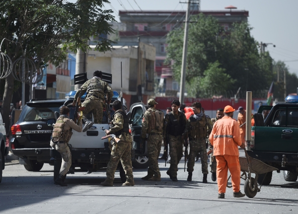 بالصور - 66 قتيلاً وجريحاً في هجوم بسيارة مفخخة لـ "طالبان" بكابول