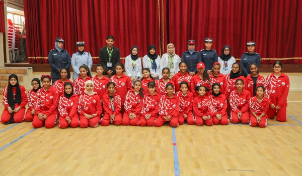 طلبة المعسكر الصيفي في زيارات لـ"ألبا" و"البحريني للسيارات"