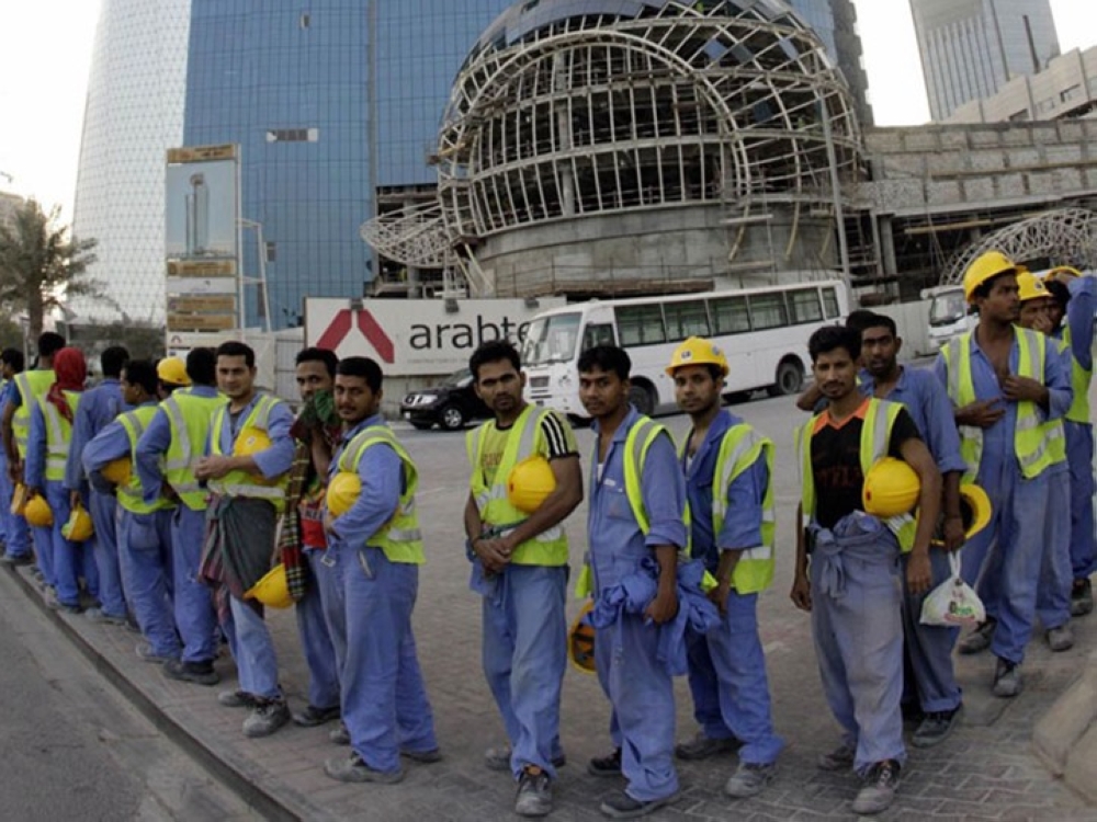 مظاهرات للعمالة الوافدة بقطر احتجاجاً على تأخر مستحقاتهم المالية