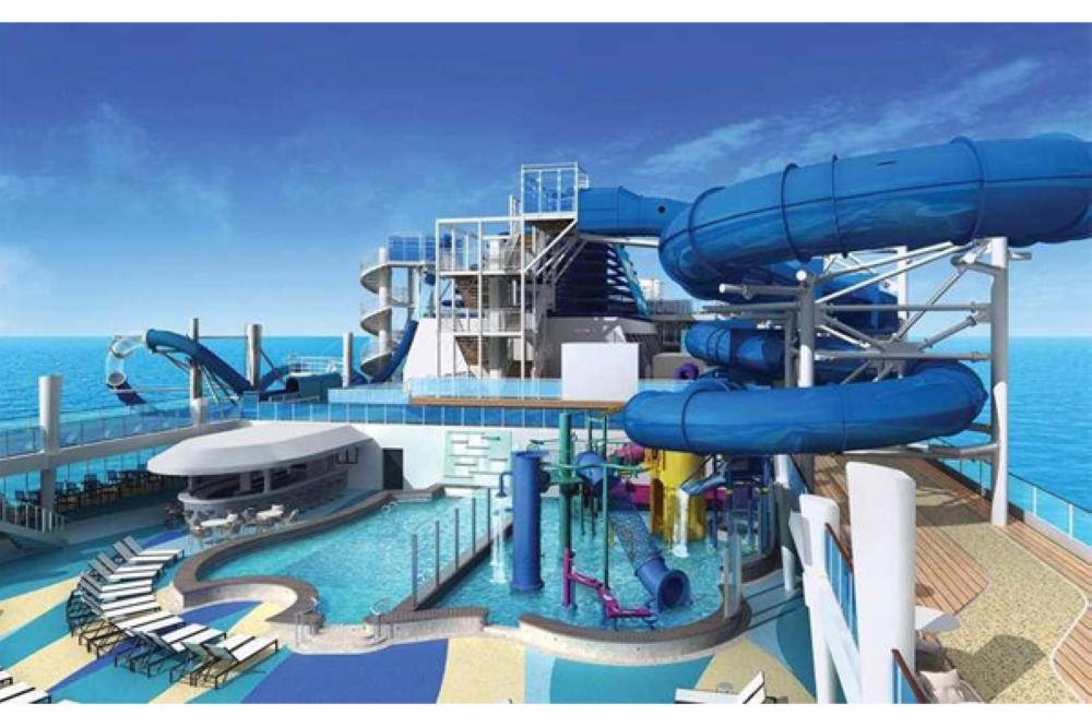 بالصور: سفينة سياحية بمضمار سباق سيارات وإطلالات ساحرة