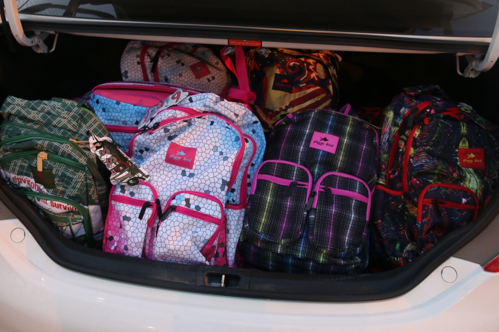 "الخالدية الشبابية" ومصرف الطاقة يقدمان الحقيبة المدرسية