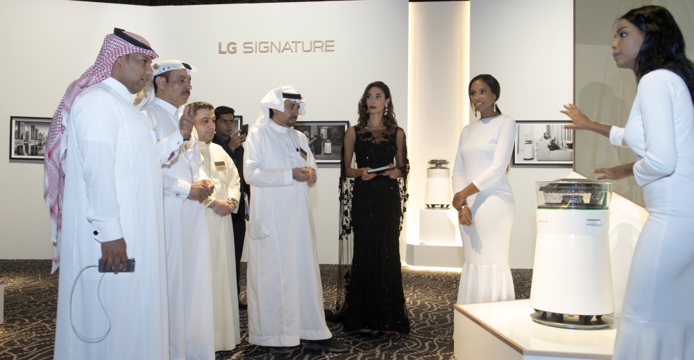 "عبدالجبار الكوهجي" تطرح 4 أجهزة "LG" منزلية متطورة