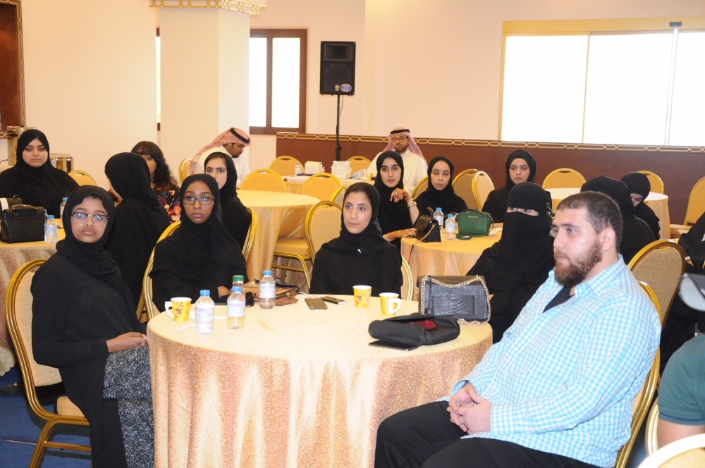 "الاستخدامات الصحافية لكاميرا الهواتف" ورشة في نادي الوطن للإعلام