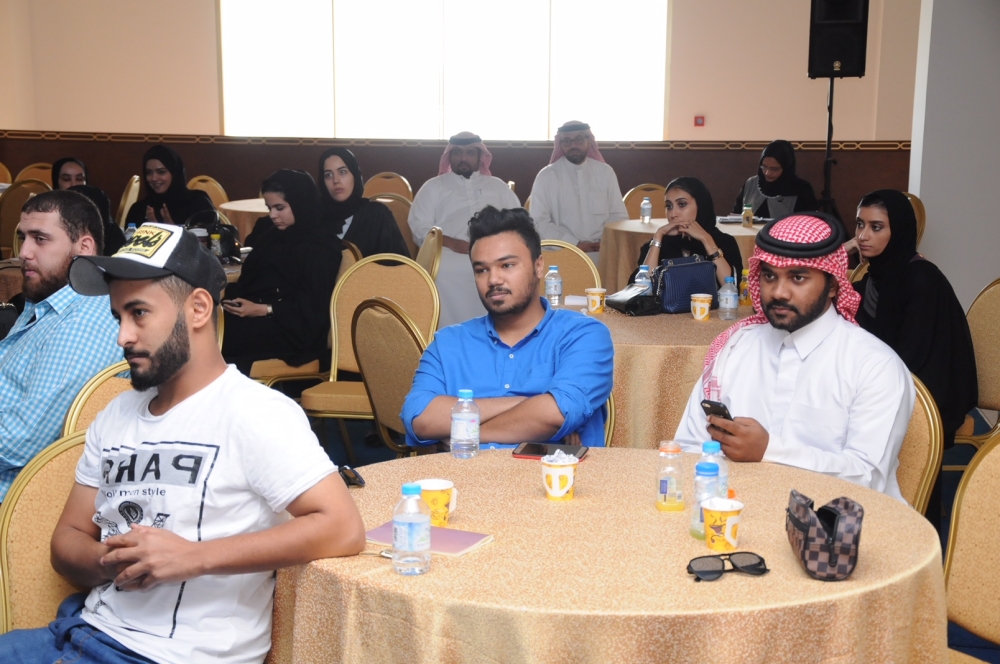 "الاستخدامات الصحافية لكاميرا الهواتف" ورشة في نادي الوطن للإعلام