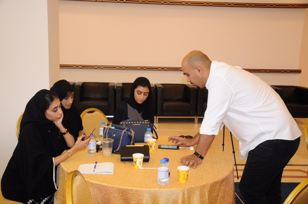 "الاستخدامات الصحافية لكاميرا الهواتف" ورشة في نادي الوطن للإعلام