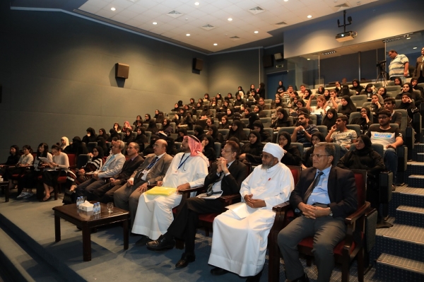 جلال يدعو طلبة جامعة البحرين للاطلاع على التراث الصيني