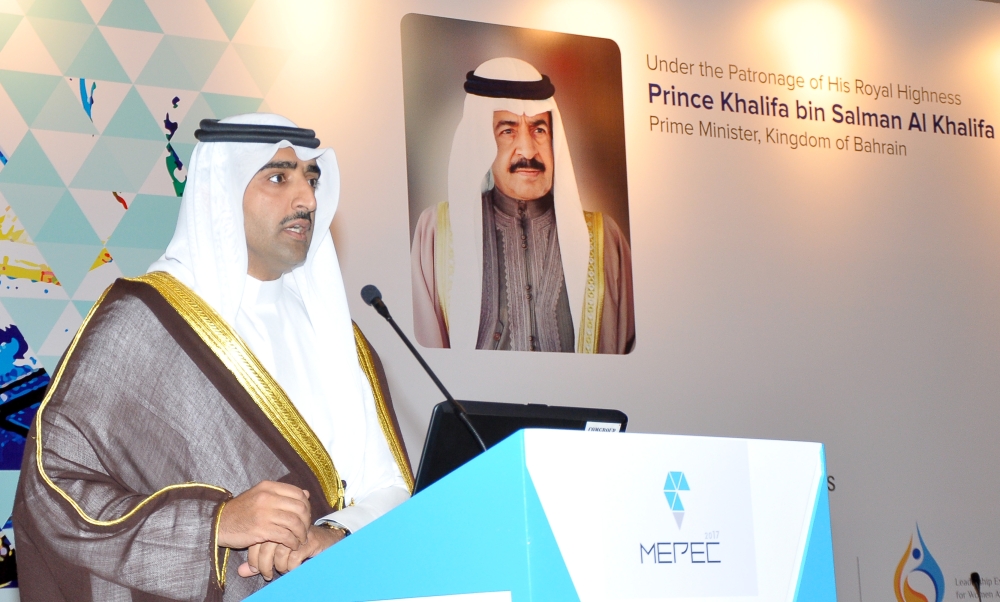 علي بن خليفة: الحكومة وفرت الإمكانيات اللازمة لتطوير "الصناعات النفطية"