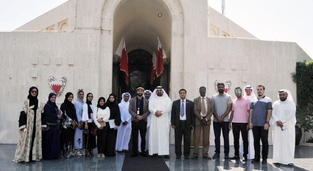 "التدريب البرلماني" يقيم دورة تدريبية لطلبة الجامعة الخليجية