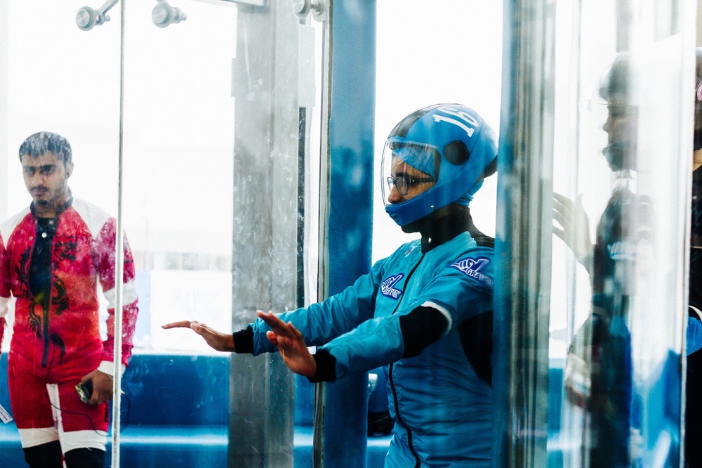 فاطمة بنت أحمد أول بحرينية بكأس العالم للطيران الحر الداخلي