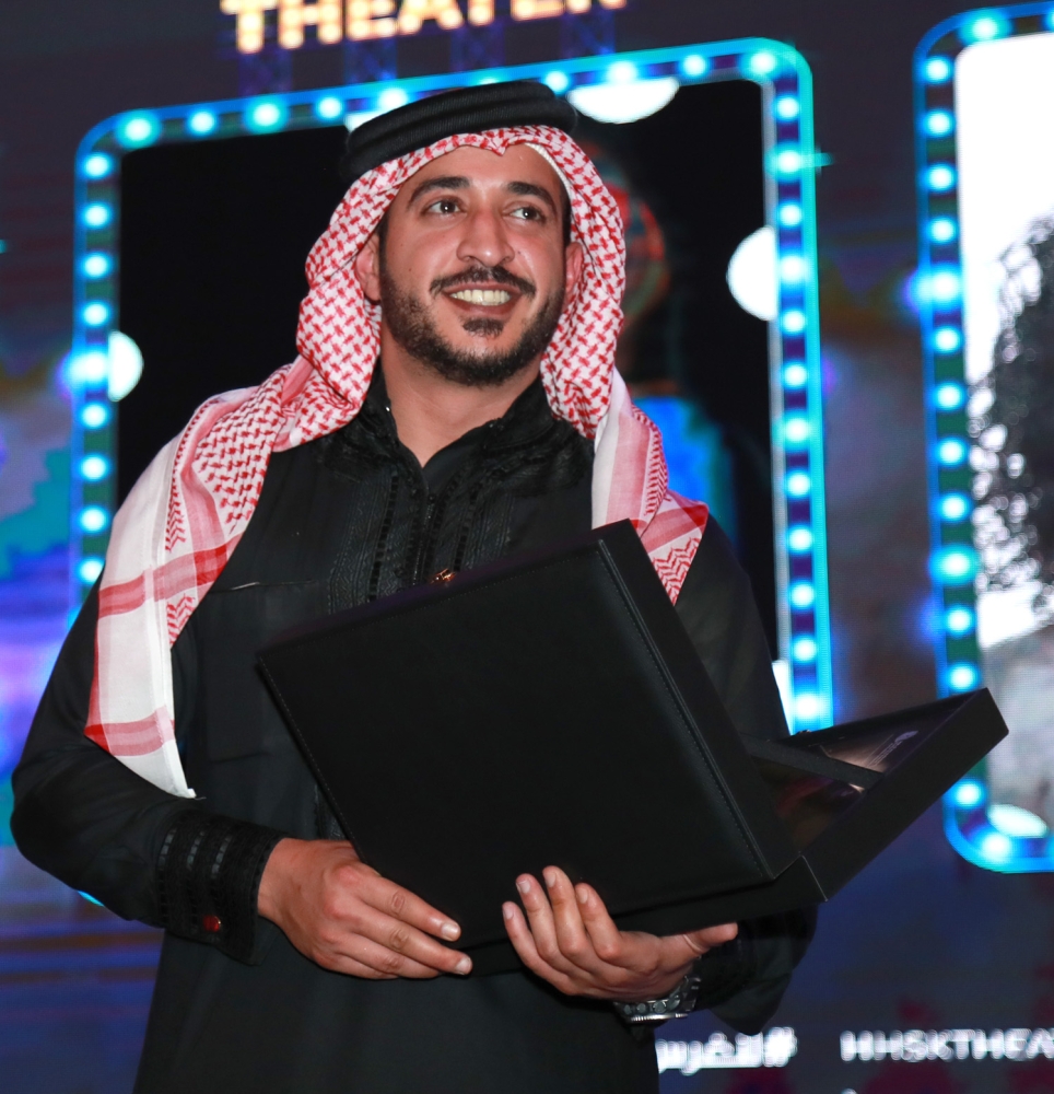 خالد بن حمد: الرعاية ساهمت بنجاح "المسرح الشبابي" وعززت جهود اللجنة المنظمة