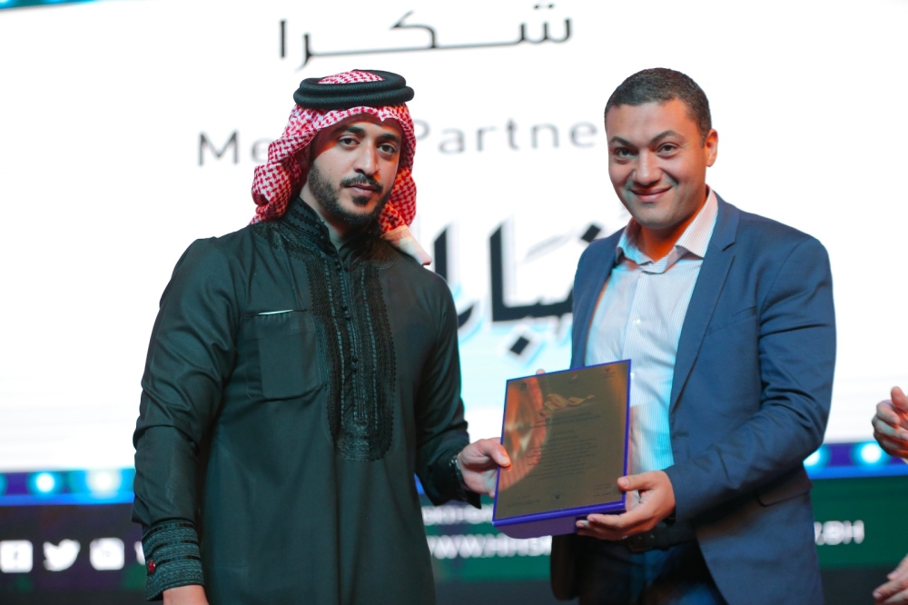 "الوطن" تحصد جائزة التغطية الإعلامية المتميزة بمهرجان "المسرح الشبابي"