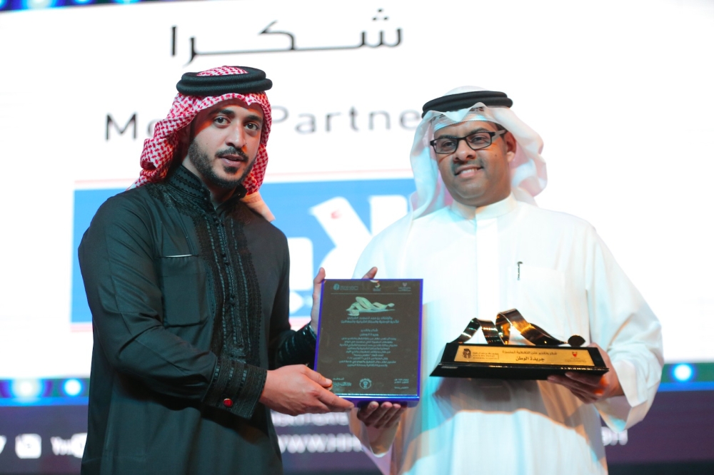 "الوطن" تحصد جائزة التغطية الإعلامية المتميزة بمهرجان "المسرح الشبابي"