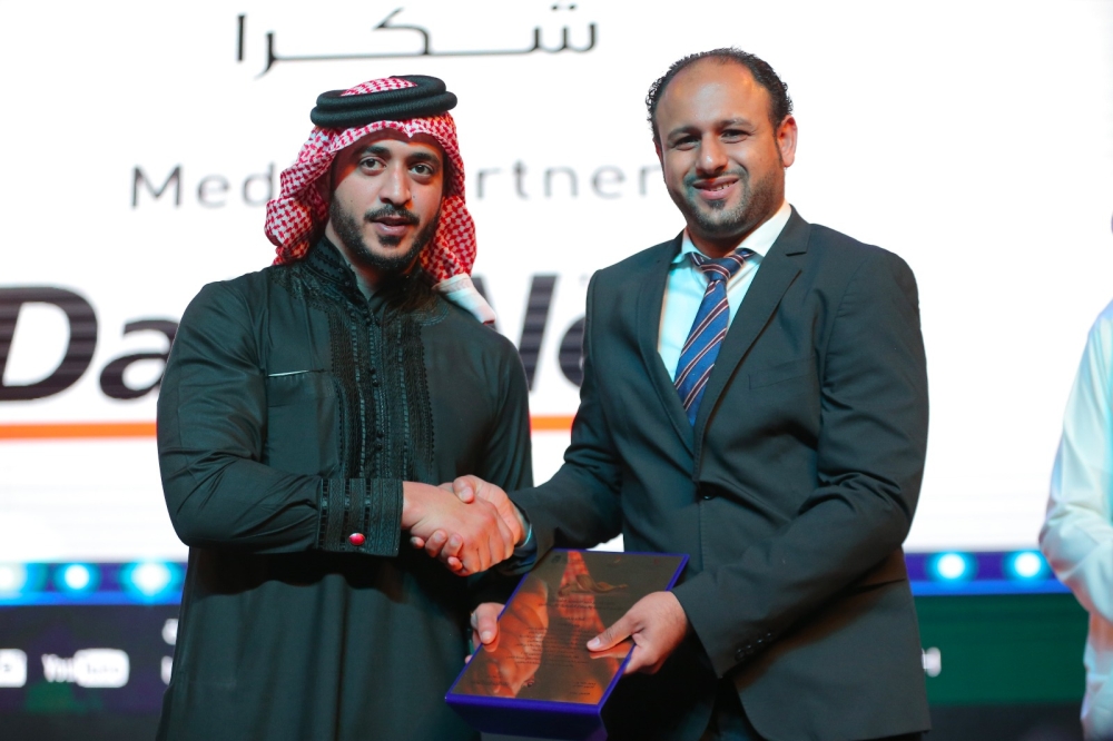 "الوطن" تحصد جائزة التغطية الإعلامية المتميزة بمهرجان "المسرح الشبابي"