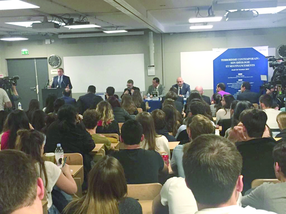 بالصور - "مؤتمر باريس العالمي" يفضح إرهاب قطر و"الإخوان"