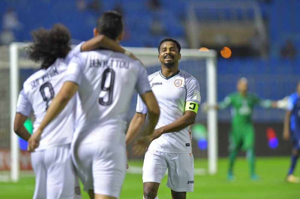 الهلال يتعثر ويفرط في فرصة اعتلاء صدارة الدوري السعودي