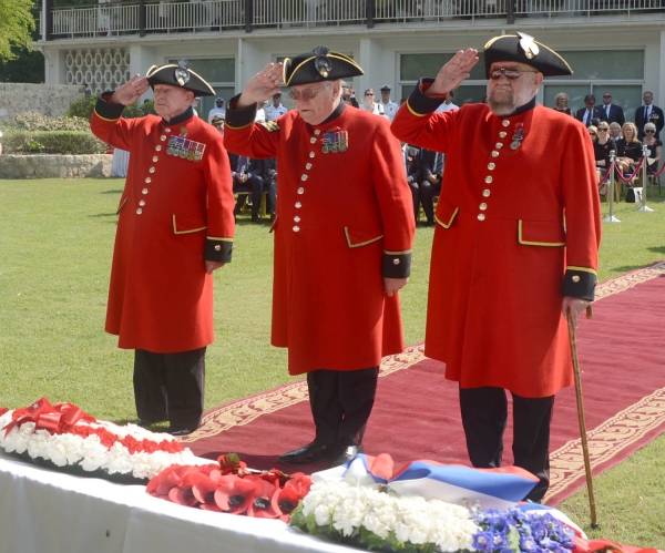 وزير الخارجية يشارك في إحياء ذكرى يوم الهدنة بسفارة المملكة المتحدة