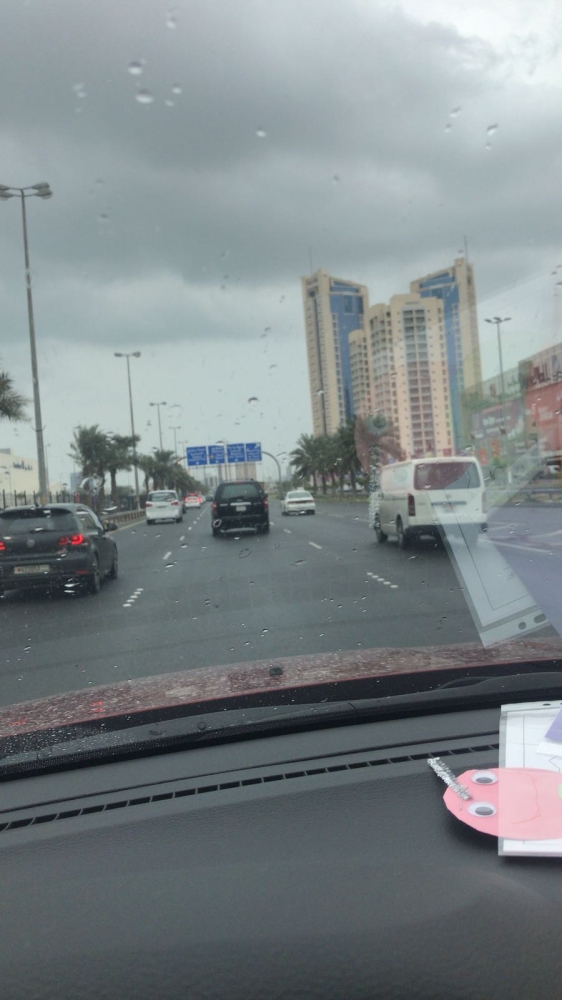 بالصور .. جانب من أمطار البحرين الخميس