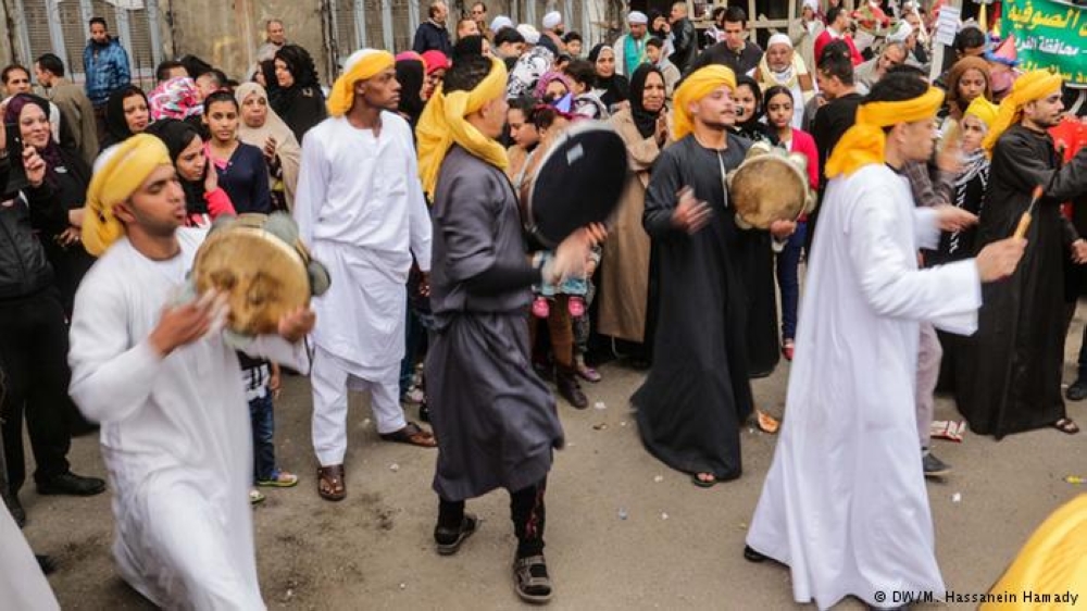 مصر.. الصوفيون يبقون احتفالاتهم بالمولد النبوي رغم اعتداء سيناء