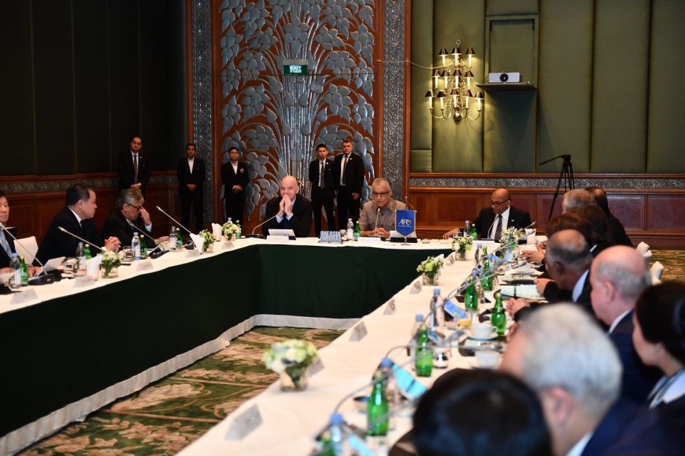 سلمان بن إبراهيم: تعميق الشراكة مع "الفيفا" لخدمة الكرة الآسيوية