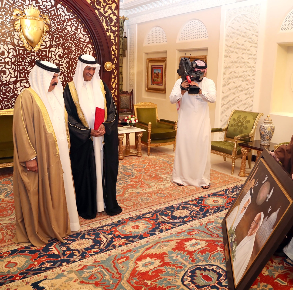 الملك: البحرين نموذج عالمي رائد للتسامح والتعايش بين مختلف الأديان