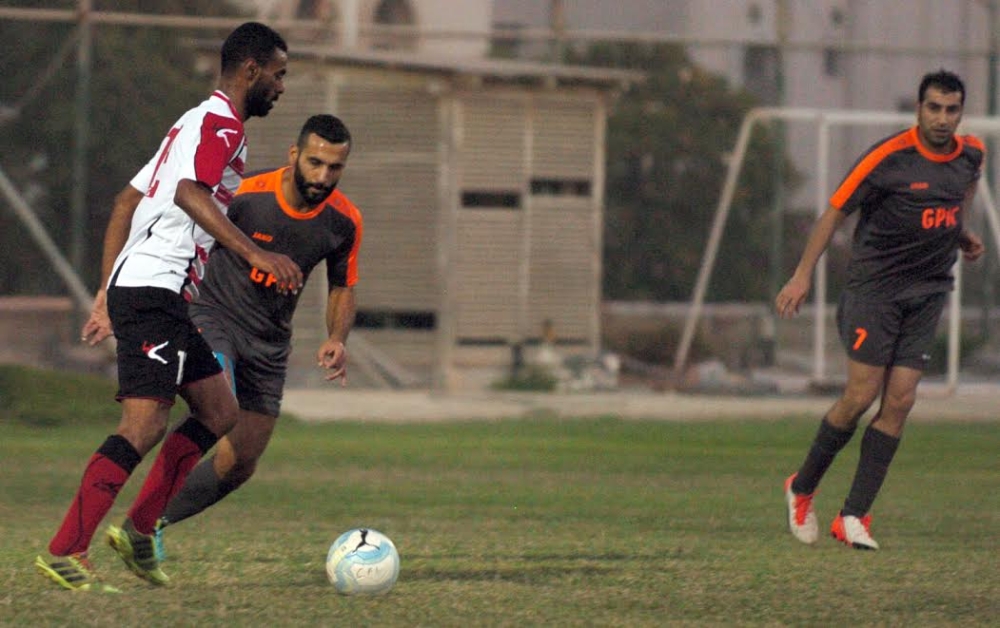 مباراة صعبة تجمع بين "بابكو" و"جيبك" بدوري الشركات الكروي