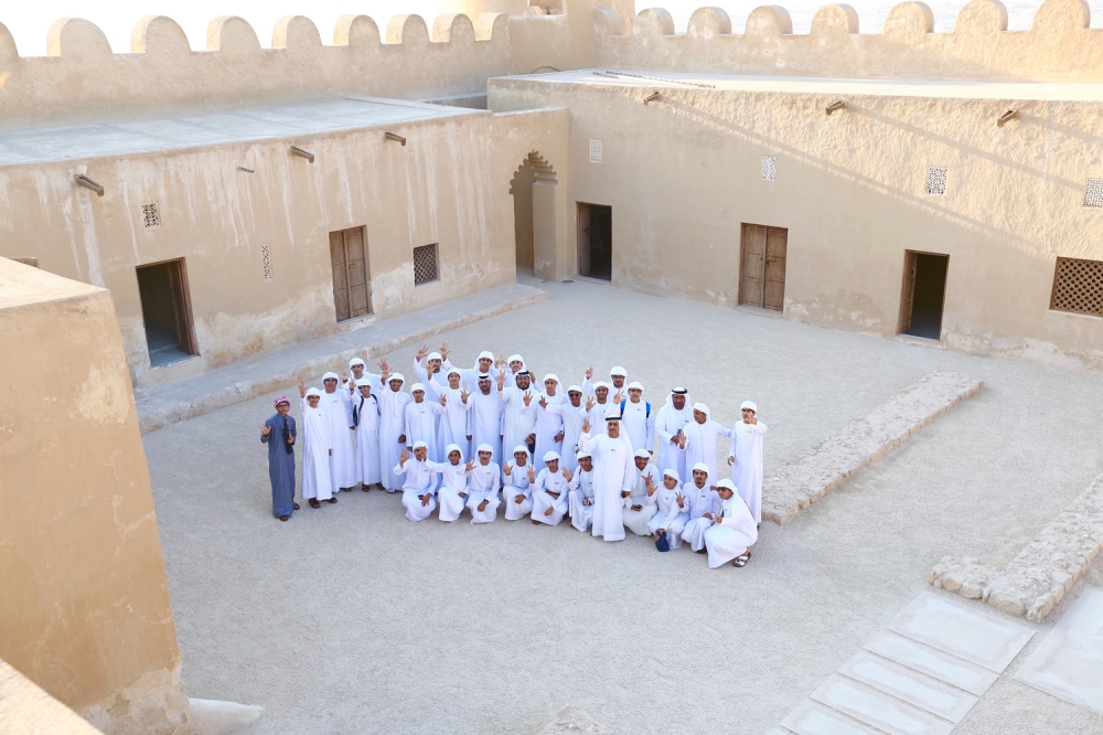 "سفراء وطني الإمارات" يزورون قلعة الشيخ سلمان الفاتح