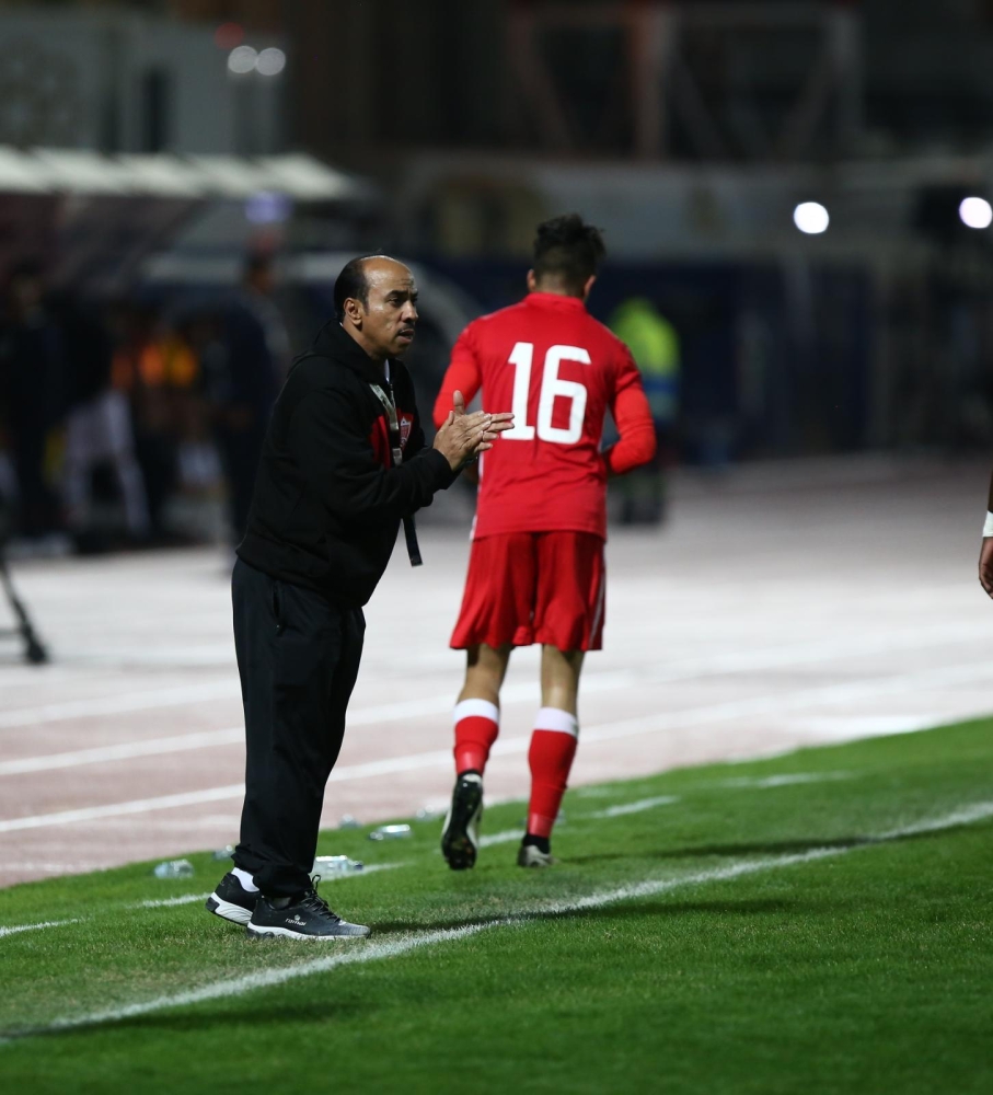 بالصور.. "الأحمر" يستعد لمواجهة اليمن