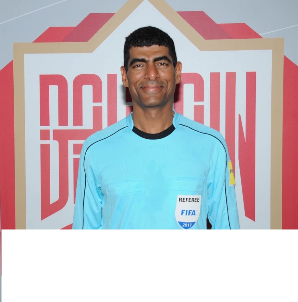 بالصور.. "الأحمر" يستعد لمواجهة اليمن