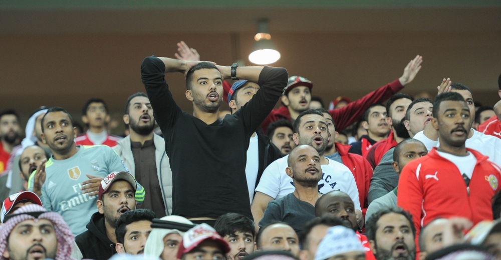 ناصر بن حمد: المنتخب الوطني حظي بالتفاف شعبي كبير والجماهير عودتنا على دعم الأحمر