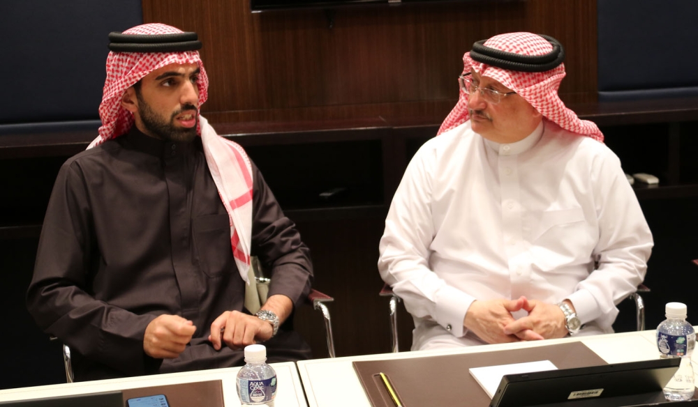 عسكر يبحث مع اتحاد الكرة تسهيل نقل الجماهير إلى الكويت