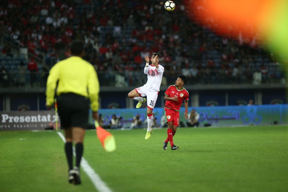 "الأحمر" يخسر أمام نظيره العماني ويفقد فرصة بلوغ نهائي "خليجي 23"