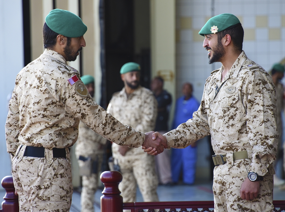 خالد بن حمد: تضحيات نبيلة لقوة الواجب المشاركة بإعادة الأمل في اليمن