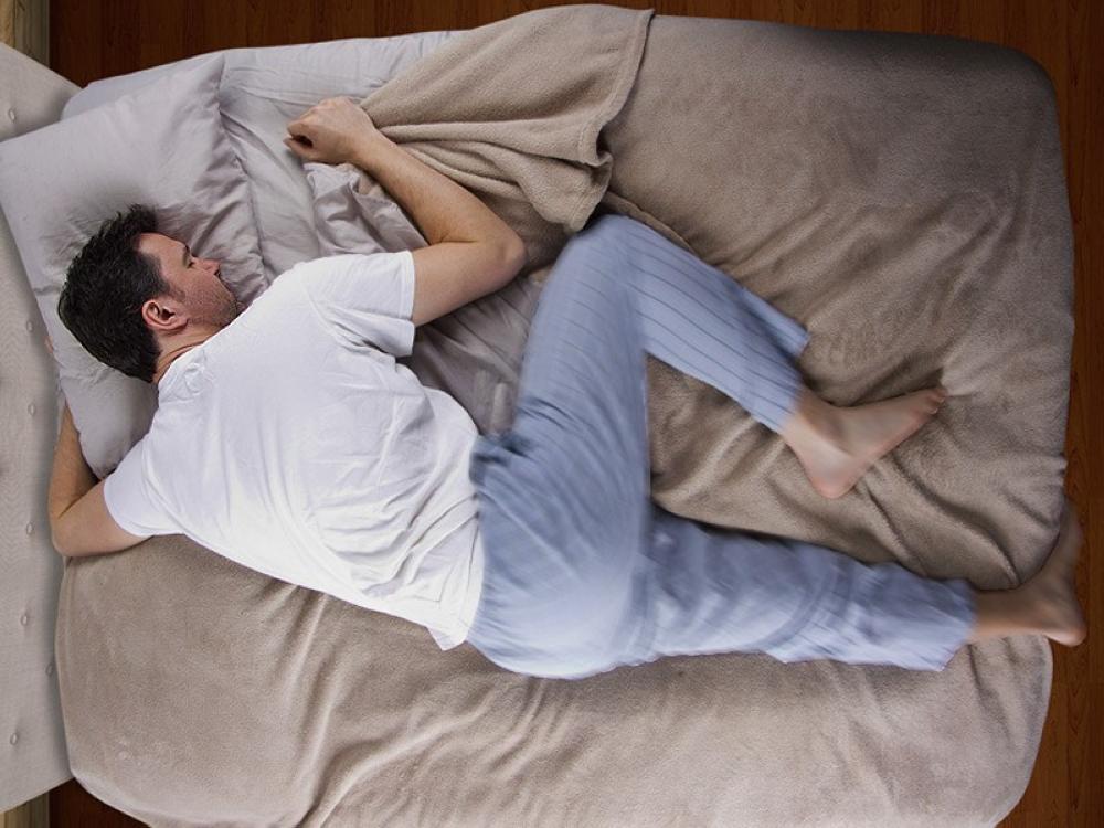 وضعية النوم تؤثر على صحة الدماغ - صحيفة الوطن