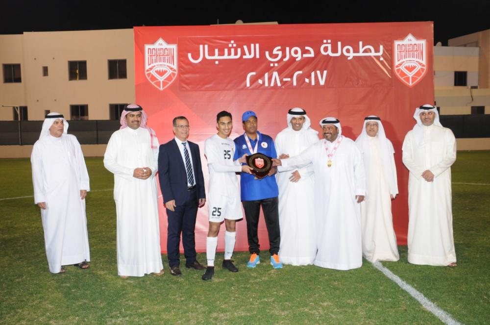 علي بن خليفة يتوج الرفاع الشرقي بطلاً لدوري الأشبال