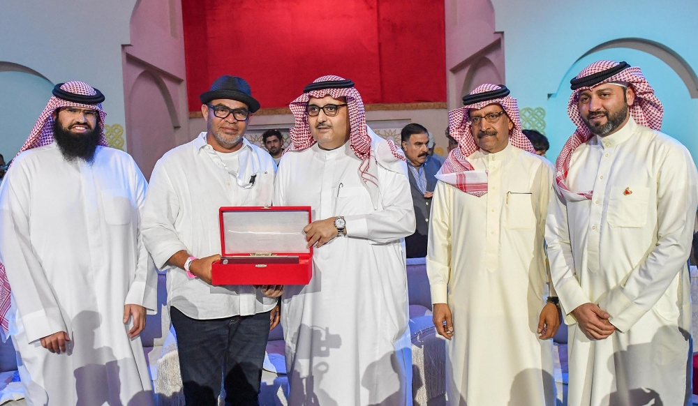 عبدالعزيز آل سعود يتوّج أبطال "فيصل بن حمد لجمال الخيل العربية"