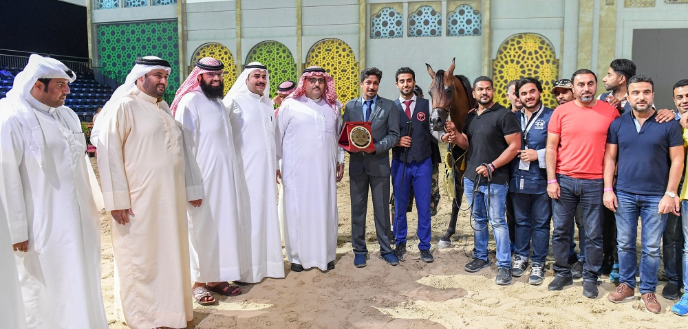 عبدالعزيز آل سعود يتوّج أبطال "فيصل بن حمد لجمال الخيل العربية"