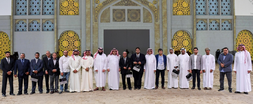 عبدالعزيز آل سعود يتوّج أبطال "فيصل بن حمد لجمال الخيل العربية"