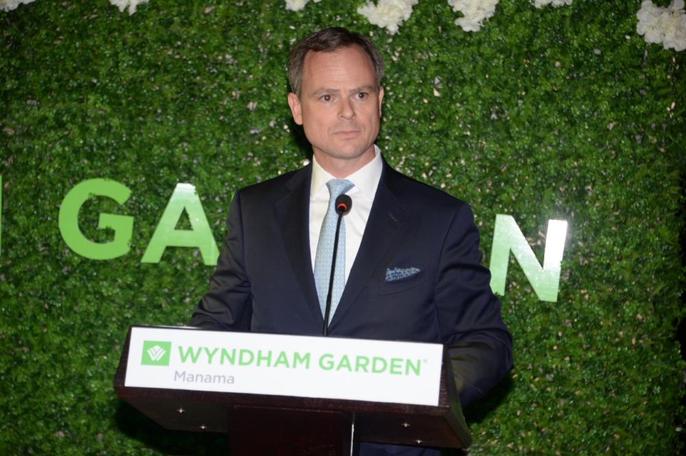 خالد بن حمود يفتتح أكبر فندق في "ويندام جاردن" بالمملكة